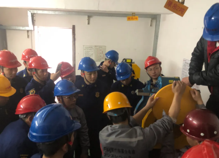 防风险 助救援 | 赢博平台-赢博(中国)一站式服务平台
助力2024年湖南省消防救援队伍基层指挥员培训(郴州承训点) 防风险 助救援 | 赢博平台-赢博(中国)一站式服务平台
助力2024年湖南省消防救援队伍基层指挥员培训(郴州承训点)